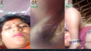 Beautiful Bihari housewife showing boobs and pussy
