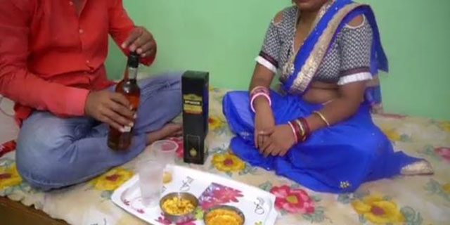 Village Bhabhi having sex with tailor video