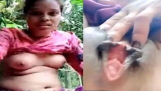 Bangladeshi unmarried village girl topless show outdoors